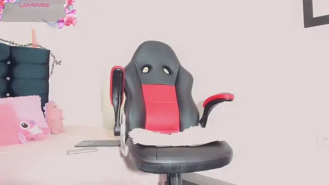 Snapshot of Rubi_30 chatting on March 5, 2025, 3:08 am Rubi 30 online show from March 5, 2025, 3:08 am