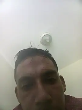 aL3JanDro93 online show from June 24, 2026, 12:20 am