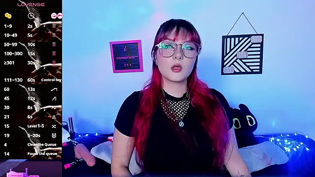 Snapshot of Dafne_Moon chatting on July 19, 2026, 4:27 am Dafne Moon online show from July 19, 2026, 4:27 am