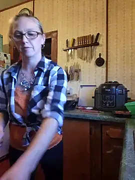 Beckabliss online show from October 8, 2025, 9:23 pm
