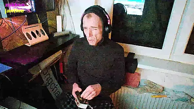 Snapshot of BongChannel chatting on January 10, 2025, 10:36 pm BongChannel online show from January 10, 2025, 10:36 pm