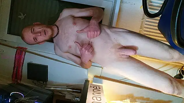 Snapshot of BongChannel chatting on January 22, 2025, 7:13 pm BongChannel online show from January 22, 2025, 7:13 pm