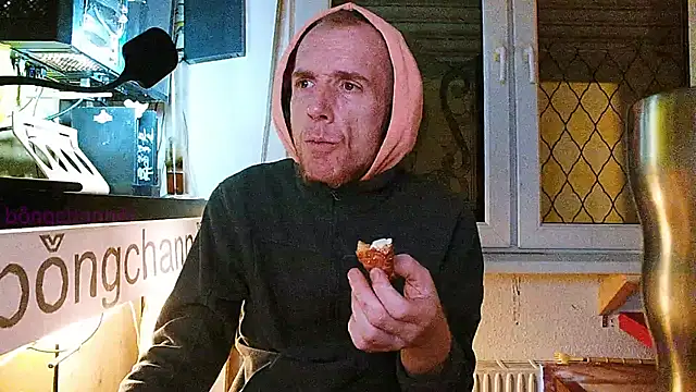 Snapshot of BongChannel chatting on January 24, 2025, 1:24 am BongChannel online show from January 24, 2025, 1:24 am