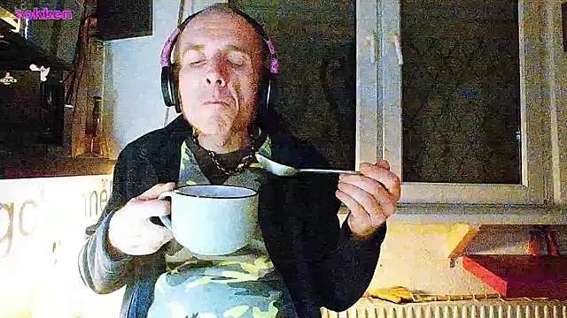 Snapshot of BongChannel chatting on January 26, 2025, 9:40 pm BongChannel online show from January 26, 2025, 9:40 pm