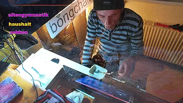 Snapshot of BongChannel chatting on January 30, 2025, 1:22 am BongChannel online show from January 30, 2025, 1:22 am