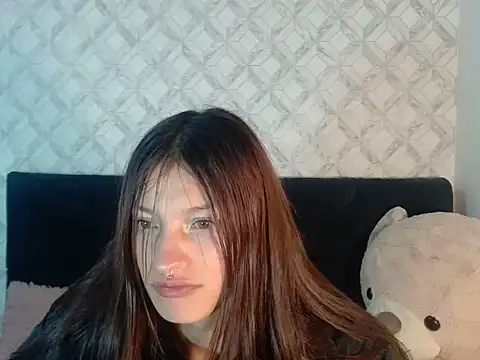 Snapshot of Emma-Wilson chatting on November 26, 2025, 4:02 am Emma-Wilson online show from November 26, 2025, 4:02 am