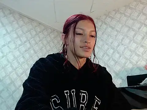Emma-Wilson online show from May 27, 2026, 4:42 am