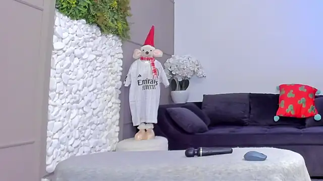 Deliciouslips online show from January 16, 2025, 5:33 pm