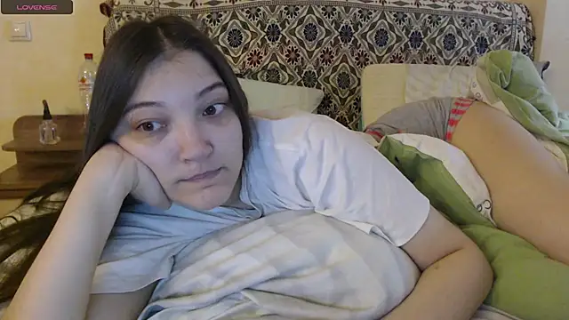 AlisaDevis online show from November 2, 2025, 12:07 pm