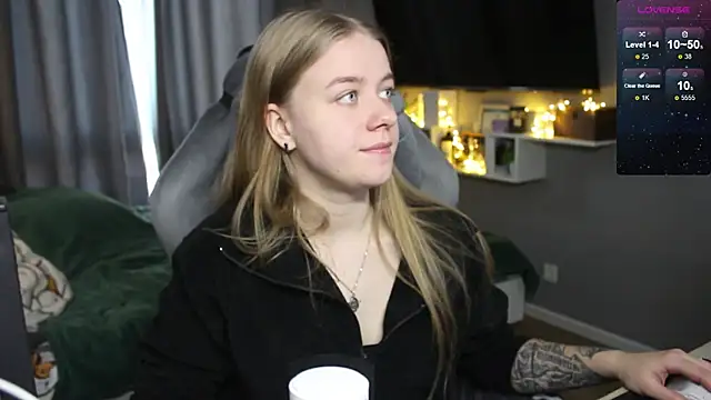Snapshot of candy_maggie chatting on December 20, 2024, 11:10 am candy maggie online show from December 20, 2024, 11:10 am