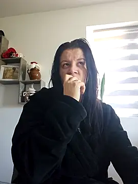 KristenVega online show from October 20, 2025, 7:42 am