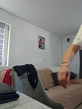 KristenVega online show from October 28, 2025, 1:58 pm