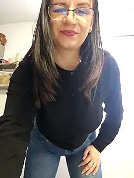 KristenVega online show from February 12, 2026, 11:05 am