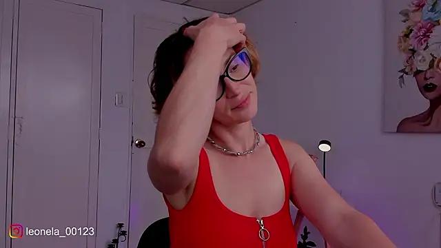 Snapshot of cuddlingbunny chatting on February 15, 2026, 6:04 pm cuddlingbunny online show from February 15, 2026, 6:04 pm