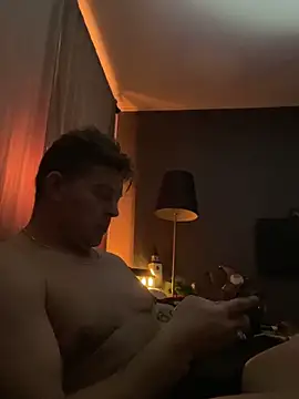 Snapshot of Teddan82 chatting on December 7, 2024, 6:21 am Teddan82 online show from December 7, 2024, 6:21 am