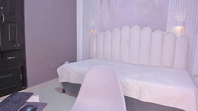 Snapshot of NastassjaCandy chatting on November 3, 2025, 6:53 pm NastassjaCandy online show from November 3, 2025, 6:53 pm