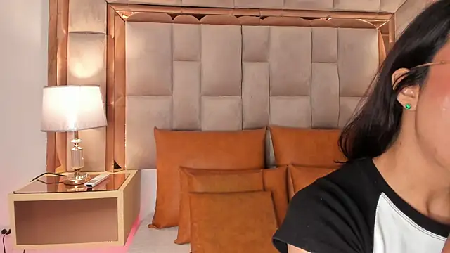 DaraBeckett online show from January 30, 2025, 3:19 pm