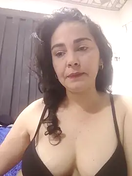 Snapshot of Emily_Divi chatting on February 4, 2026, 2:12 pm Emily Divi online show from February 4, 2026, 2:12 pm