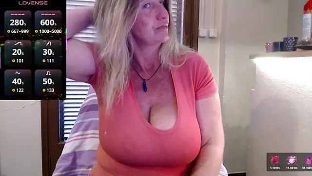 Snapshot of JennaDeluxe chatting on January 15, 2026, 10:20 am JennaDeluxe online show from January 15, 2026, 10:20 am