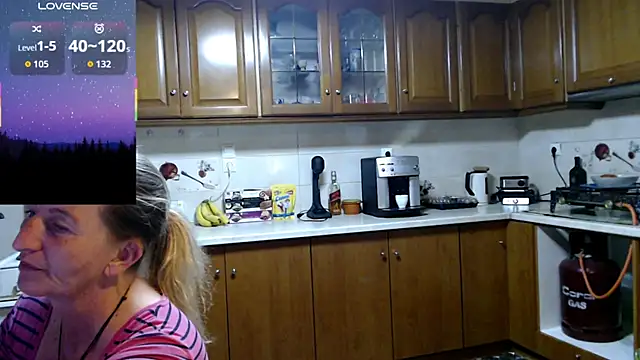 Snapshot of JennaDeluxe chatting on February 10, 2026, 6:01 pm JennaDeluxe online show from February 10, 2026, 6:01 pm