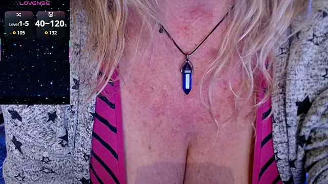 Snapshot of JennaDeluxe chatting on February 19, 2026, 8:10 am JennaDeluxe online show from February 19, 2026, 8:10 am