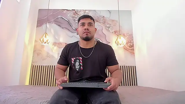 BrianMalonee online show from November 18, 2025, 12:20 pm