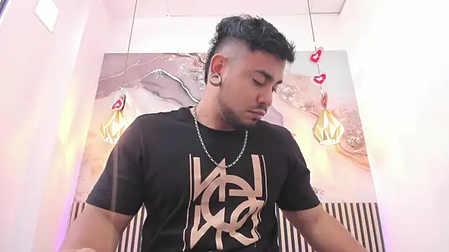 Snapshot of BrianMalonee chatting on March 17, 2026, 12:19 pm BrianMalonee online show from March 17, 2026, 12:19 pm