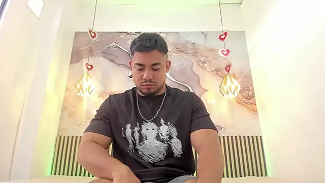 Snapshot of BrianMalonee chatting on April 10, 2026, 12:32 pm BrianMalonee online show from April 10, 2026, 12:32 pm