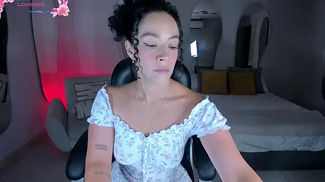 AlessaRomero online show from January 8, 2026, 7:49 pm