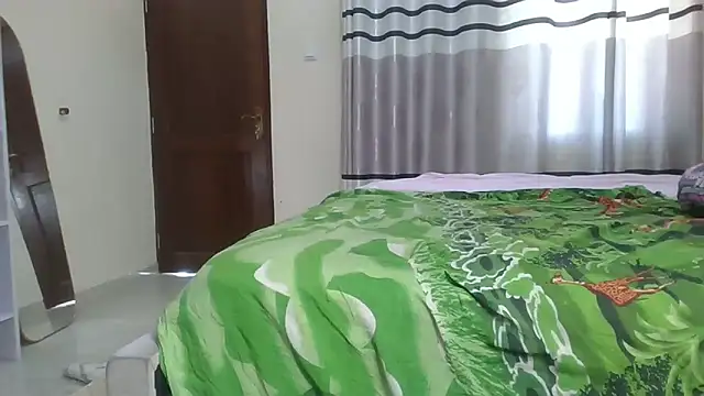 Snapshot of Fine_assie chatting on March 13, 2026, 1:40 pm Fine assie online show from March 13, 2026, 1:40 pm