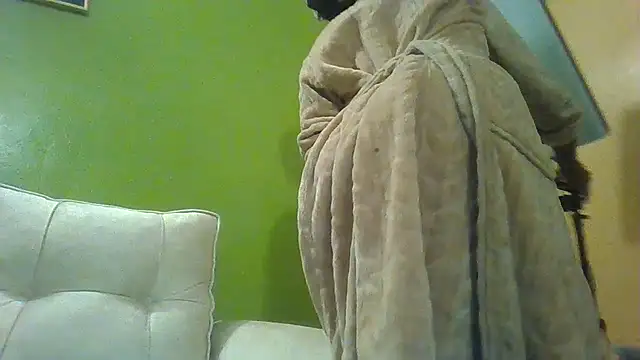 Snapshot of Fine_assie chatting on April 8, 2026, 3:01 pm Fine assie online show from April 8, 2026, 3:01 pm