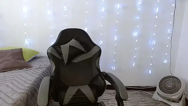 Snapshot of _diana_cute chatting on January 9, 2026, 3:59 pm diana cute online show from January 9, 2026, 3:59 pm