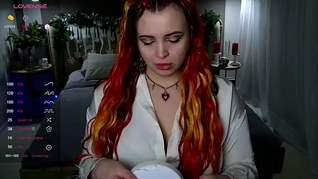 Miss Maya Mils online show from January 1, 2025, 3:02 am
