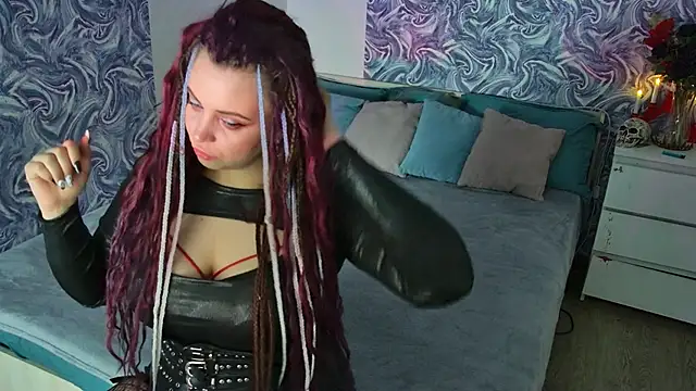 Miss Maya Mils online show from May 19, 2026, 1:11 am