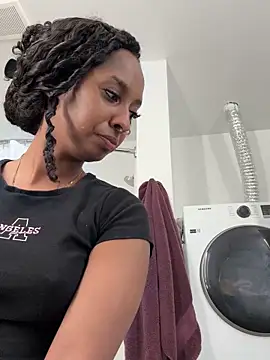 Your Paris online show from March 12, 2026, 3:18 pm