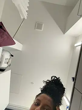 Your Paris online show from April 10, 2026, 11:31 pm