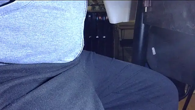 Snapshot of by-panic chatting on December 22, 2025, 10:18 pm by-panic online show from December 22, 2025, 10:18 pm