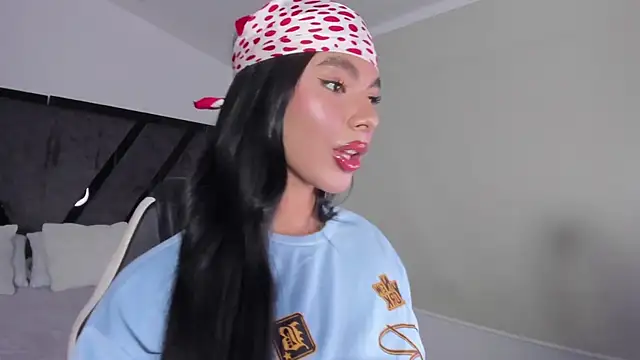 Snapshot of IsabelleFoxx_ chatting on October 21, 2025, 10:10 pm IsabelleFoxx online show from October 21, 2025, 10:10 pm