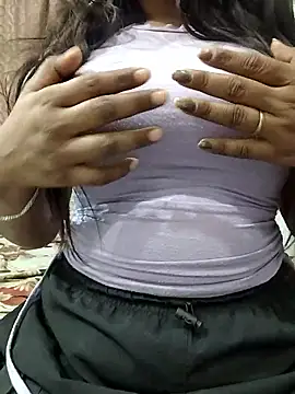 Snapshot of MohiniHott chatting on January 11, 2026, 9:14 am MohiniHott online show from January 11, 2026, 9:14 am