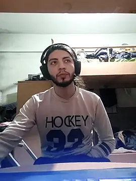 Snapshot of kleineid77 chatting on January 6, 2026, 10:45 pm kleineid77 online show from January 6, 2026, 10:45 pm