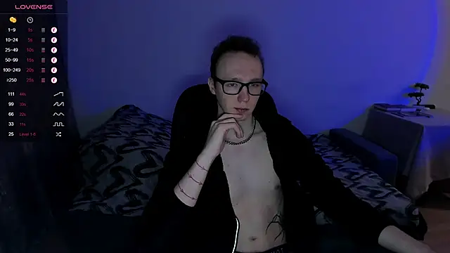 Alex silents online show from December 18, 2024, 1:02 pm