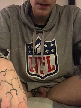 Snapshot of Simboxxx040 chatting on January 10, 2025, 4:44 am Simboxxx040 online show from January 10, 2025, 4:44 am