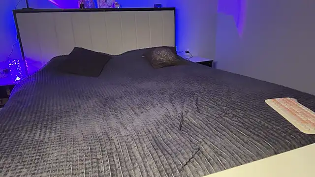 KristalNight online show from December 16, 2024, 1:22 pm