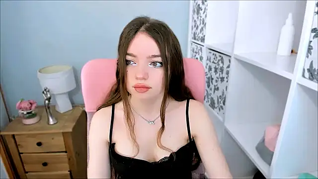 GraceLips online show from March 14, 2026, 3:28 pm