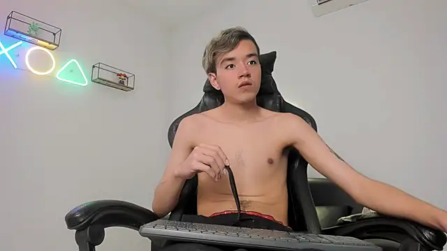 bunny maxi online show from March 9, 2025, 6:43 pm