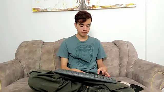 bunny maxi online show from November 18, 2025, 12:31 pm