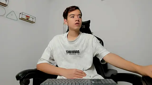 bunny maxi online show from December 3, 2025, 12:25 pm