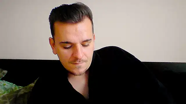 Huge cock22cm online show from January 8, 2026, 9:33 am