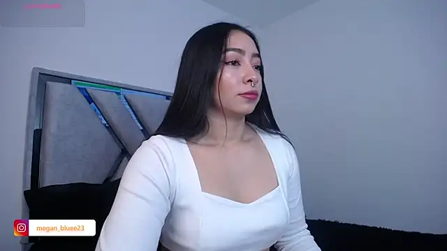 megan bluee23 online show from October 29, 2025, 4:09 pm