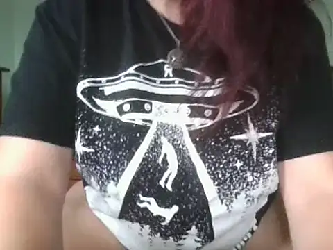 Snapshot of MissKisu chatting on October 13, 2025, 8:14 am MissKisu online show from October 13, 2025, 8:14 am